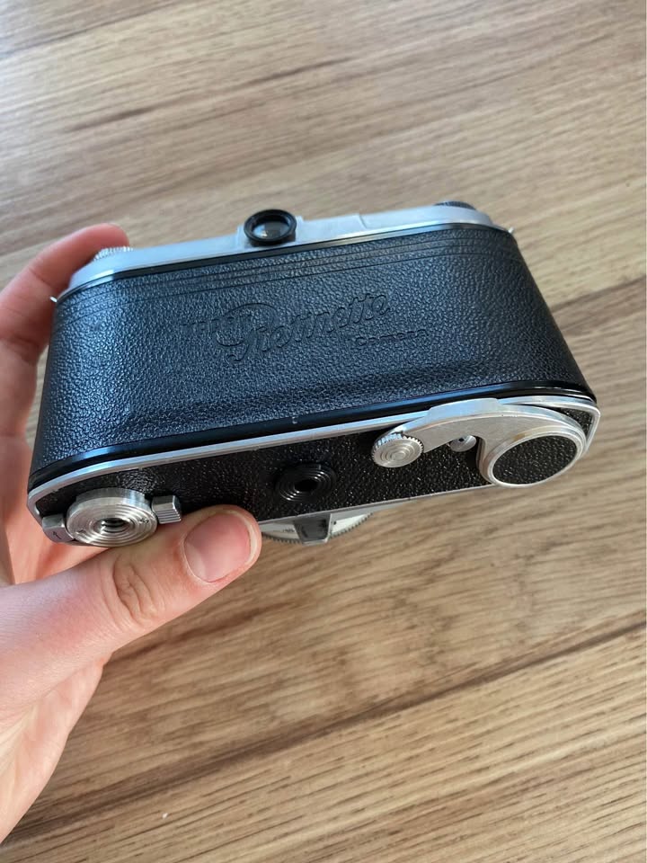 Appareil photo argentique Kodak Retinette avec objectif Angenieux 45mm F3.5