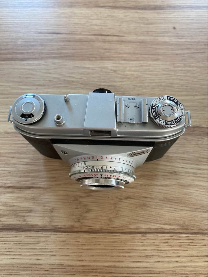 Appareil photo argentique Kodak Retinette avec objectif Angenieux 45mm F3.5