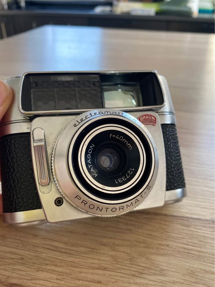 Appareil photo argentique Paxette Electromatic-S avec objectif Prontoformat Katagon 40mm